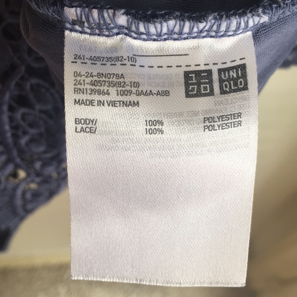 Uniqlo Floral Tops size medium - Picture 8 of 9